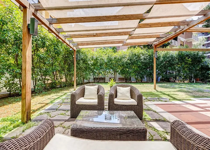 Monolocale Con Posto Auto E Grande Giardino Rome