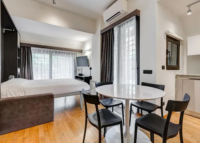 Appartement Monolocale Con Posto Auto E Grande Giardino Rome
